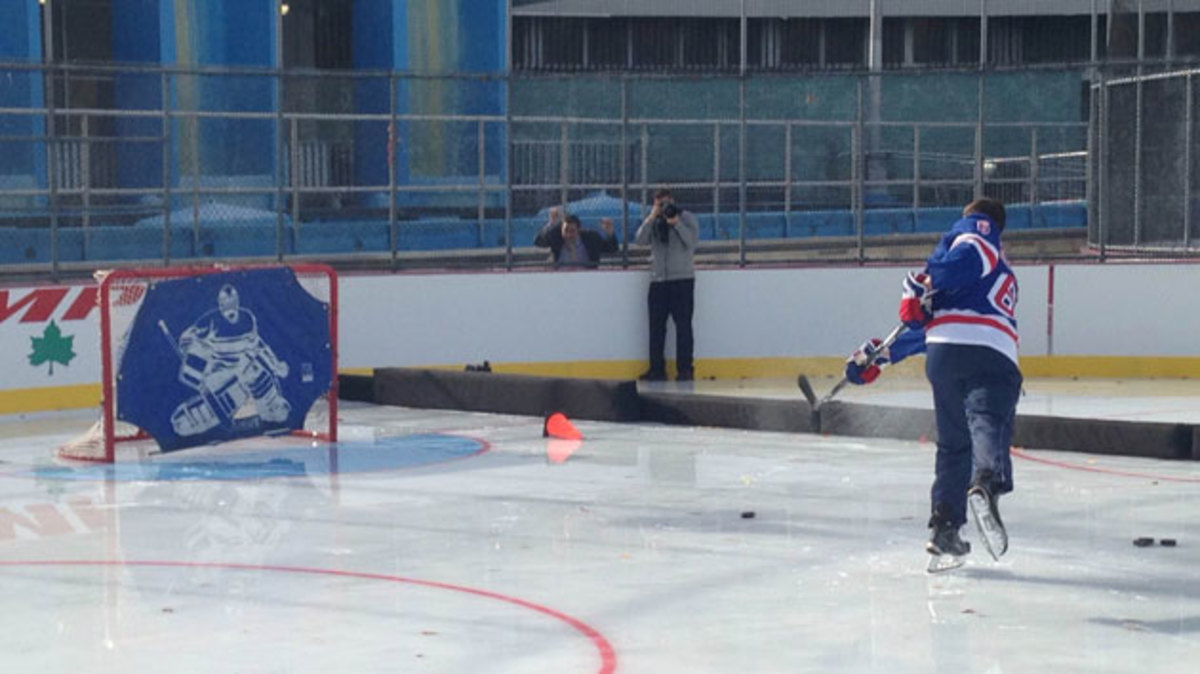 mcilrath-slapshot-miss.jpg